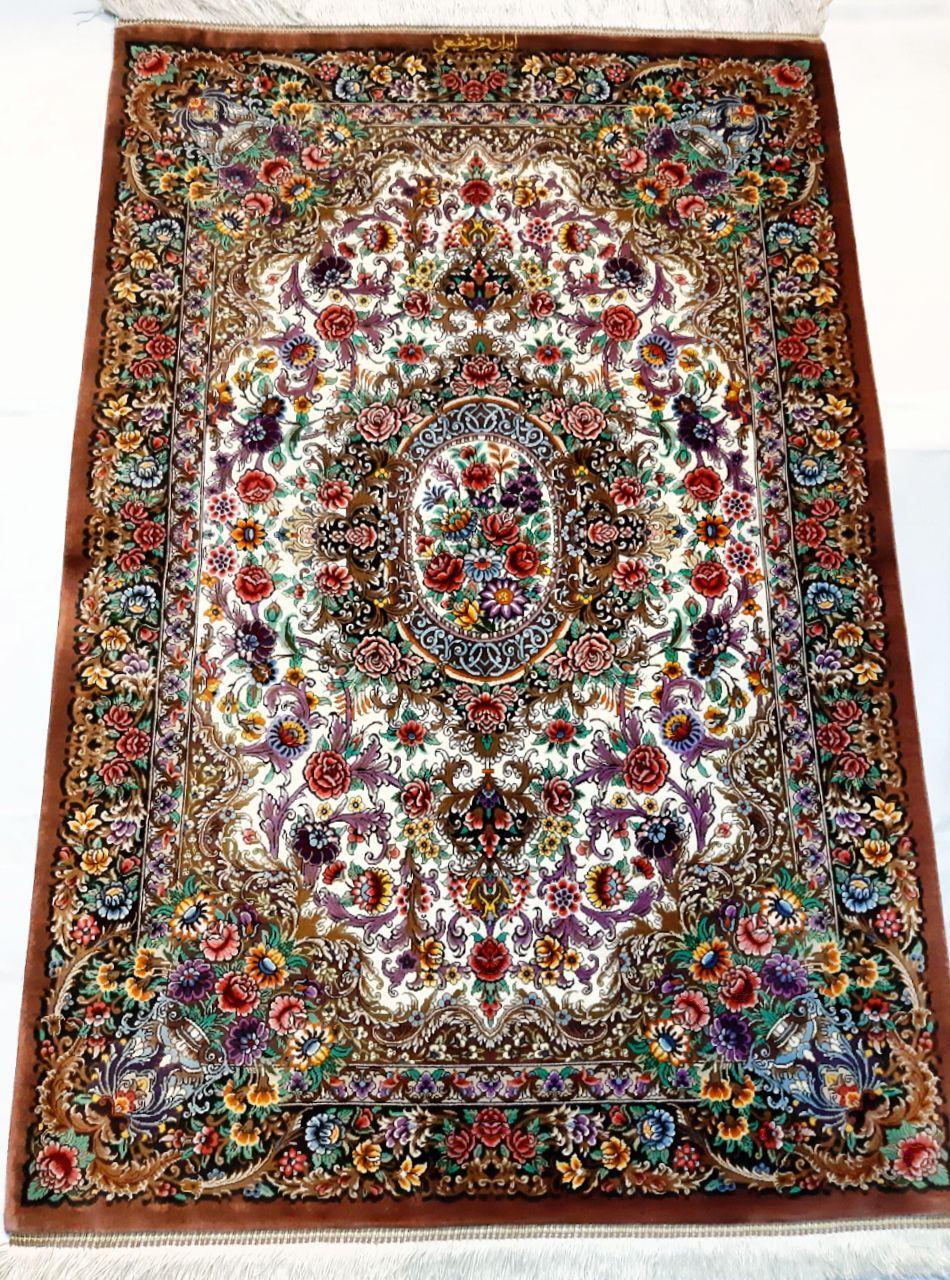 Silk Persian Rug 10527