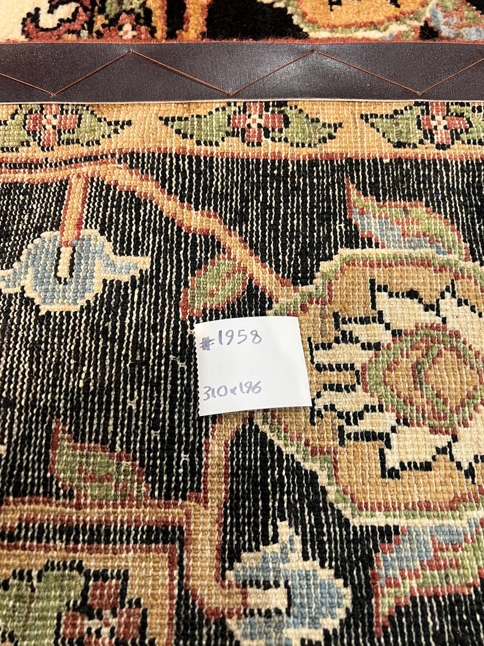 Handmade Persian Rug 1958-4